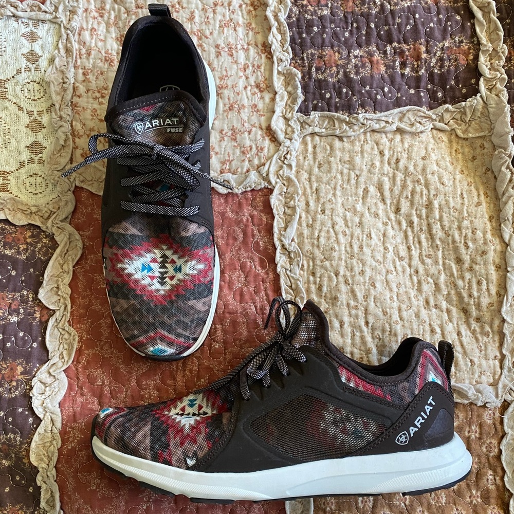 Ariat Fuse tennis shoes